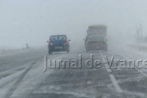 Urmează două zile cu ploi, ninsori, viscol şi polei