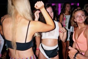 Droguri şi prostituate, REŢETA TURISMULUI DIN BULGARIA. Dezvăluiri +18 dintr-o staţiune montană celebră