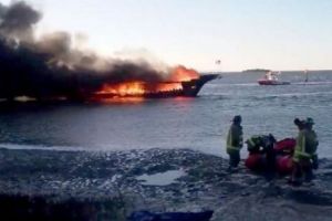 INCENDIU de PROPORȚII la un CAZINOU plutitor! O femeie a murit şi alte 14 persoane sunt rănite. IMAGINI ȘOCANTE - VIDEO