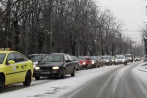 Informare meteo pentru Banat: Lapovita, polei si vant