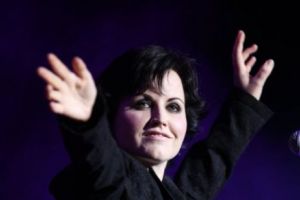 Fanii trupei THE CRANBERRIES sunt în DOLIU! Solista formaţiei s-a stins din viaţă!