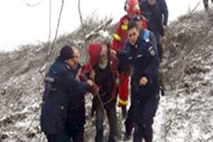 Ameninţa că se aruncă de pe pod