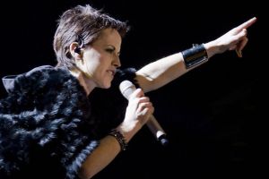 A murit solista trupei The Cranberries. Dolores O’Riordan era la Londra