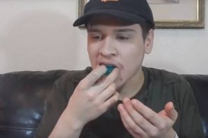 A trecut „Balena Albastră”, dar alt trend omoară pe capete adolescenţii! :(  Părinţi, mare atenţie!