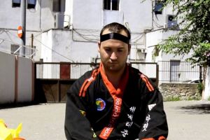 Performanta unica in Europa! Lazar Silviu Iordache, un nou test de batut cuie cu capul: Nu faceti asa ceva acasa!“