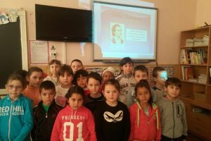 FOTO. Mihai Eminescu, omagiat de elevii Școlii Gimnaziale Crăciunelu de Jos, prin concursuri şi expoziţii
