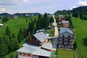 Complex din Fundata, scos la vânzare cu 2,6 milioane euro