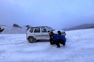 Jandarmii harghiteni au aplicat amenzi, avertismente, dar au acordat şi ajutor persoanelor în nevoie