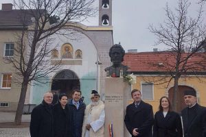 Reprezentanţii CJ Suceava au depus o jerbă de flori la statuia lui Mihai Eminescu din Viena