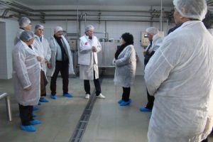 Delegaţia unei primării din judeţul Constanţa a venit în Harghita să înveţe tainele prelucrării produselor alimentare