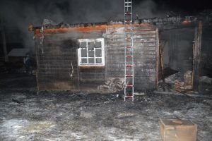 Incediu izbucnit noaptea trecută, la un atelier de tâmplărie