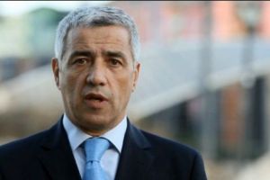 Lider al SÂRBILOR din KOSOVO, împuşcat MORTAL în faţa sediului partidului său 