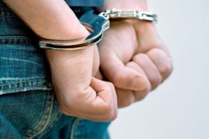 Tanar de 19 ani arestat pentru talharie, la Timisoara