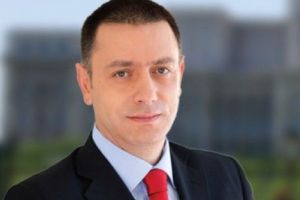 Preşedintele Klaus Iohannis l-a desemnat pe Mihai Fifor premier interimar şi a convocat consultări cu partidele