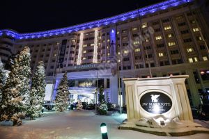 Șefii PNL Dâmboviţa, Revelion de cinci stele la Marriott! Două meniuri, cât salariul minim pe economie