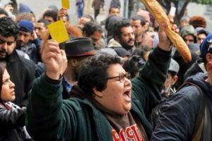 Tunisia: peste 900 de persoane arestate după ce au participat la proteste împotriva măsurilor de austeritate  