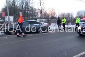 Accident rutier pe bulevardul Aurel Vlaicu. Ambulanta la fata locului