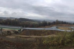 Încă o promisiune neonorată pentru „tunelurile pentru urşi”. CNAIR nu a scos încă la licitaţie tunelurile de autostradă din zona Coşava – Holdea