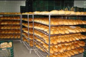 S-a TERMINAT! „Pâinea de un leu”, pe cale de dispariţie. Cât va costa cel mai consumat aliment din România