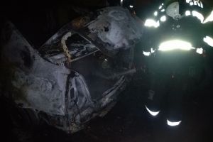 Incendiu la un service auto