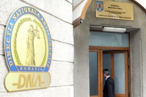 Afacerişti vâlceni, trimişi în judecată de DNA Piteşti