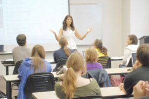 Cum se va schimba programul liceenilor?