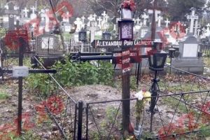 În timp ce locurile de veci ale foştilor interlopi sunt îmbelsugate, mormintele unor artişti celebri, batjocorite şi lăsate în paragină