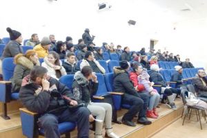 Statul cu mâna întinsă îi uneşte pe asistaţii sociali din Bârlad: Nu vor să muncească!