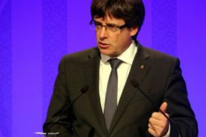 Preşedintele-HOLOGRAMĂ ar vrea să conducă din STRĂINĂTATE Catalonia