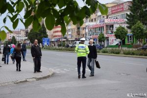 AIUD: 22 de pietoni indisciplinaţi amendaţi de poliţişti – Au traversat strada prin loc nepermis