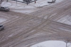 Primaria Ploiesti zice ca a facut deszapezire, ieri. Cetatenii spun altceva