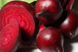 Consumă des sfeclă roşie. Ce beneficii au 100 de grame
