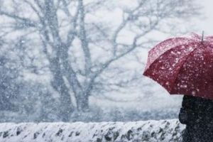 Meteorologii anunţă cod galben de ninsoare şi vânt