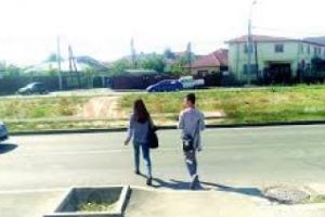 Un clujean a ajuns pe mâna poliţiştilor după ce a lovit un copil cu maşina şi a plecat. Minorul traversa neregulamentar