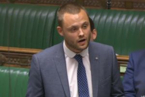 Un parlamentar englez vrea sterilizarea persoanelor care cer ajutoare sociale, inclusiv romani. 