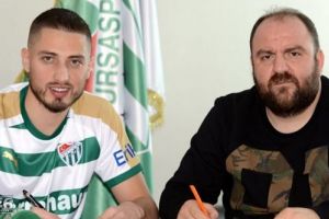 FOTO: Gicu Grozav a semnat cu Bursaspor! „Am ajuns la un club important din Turcia, sper să mă impun”, a declarat internaţionalul albaiulian