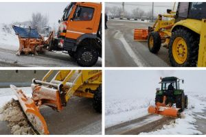 FOTO. Prima zăpadă la Ciugud nu a creat probleme. S-a intervenit cu propriile utilaje, inclusiv la limita cu Alba Iulia