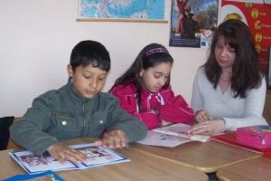 Alt an, alt apel la voluntariat. „Ajungem MARI” caută voluntari în judeţ pentru copiii defavorizaţi