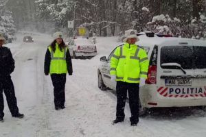 ALERTĂ Drumul Răşinari-Păltiniş în pericol de închidere din cauza ninsorilor