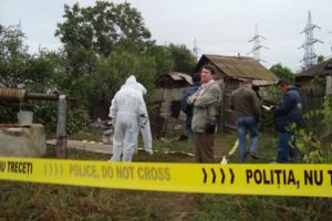 Două femei, mamă şi fiică, au fost găsite moarte într-o casă din Centrul Vechi