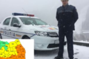 Carambol cu tiruri răsturnate pe Europeanul 70, la Cornea! Zăpada a luat drumarii şi şoferii prin surprindere!