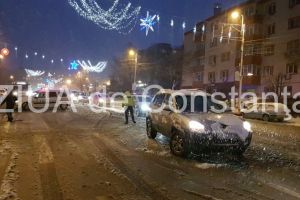 Imagini de la eveniment. Accident rutier in Constanta, zona Far. Doua persoane au fost ranite (galerie foto-video)  