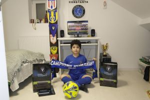 Pustiul care l-a invitat pe Hagi la ziua sa de nastere. Nu l-au uitat!: Andrei Teodorescu a primit cadouri de la FC Viitorul si Gica Hagi (galerie foto)  