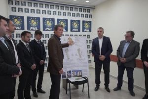Bani de la primărie, prin încredinţare directă, pentru arhitectul care a detonat bomba de la Urbanism