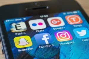 A fost batut recordul de LIKE-uri pe Instagram. Cum arata poza de 11.270.000 de like-uri si cine apare in ea