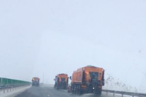 Atentie soferi. Ninge viscolit pe Autostrada Soarelui. Vizibilitatea este redusa. Traficul este ingreunat 