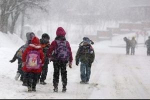 Unităţi de învăţământ cu probleme din cauza zăpezii