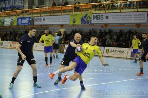 Universitatea a disputat două meciuri test, cu Potaissa Turda şi Universitatea Cluj