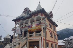 Un câmpulungean îşi dă casa la schimb pe 100.000 de Biblii