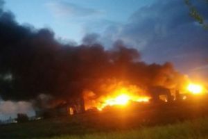 TRAGEDIE. 52 de persoane şi-au PIERDUT VIAȚA şi alte cinci au fost RĂNITE după ce un autocar A LUAT FOC